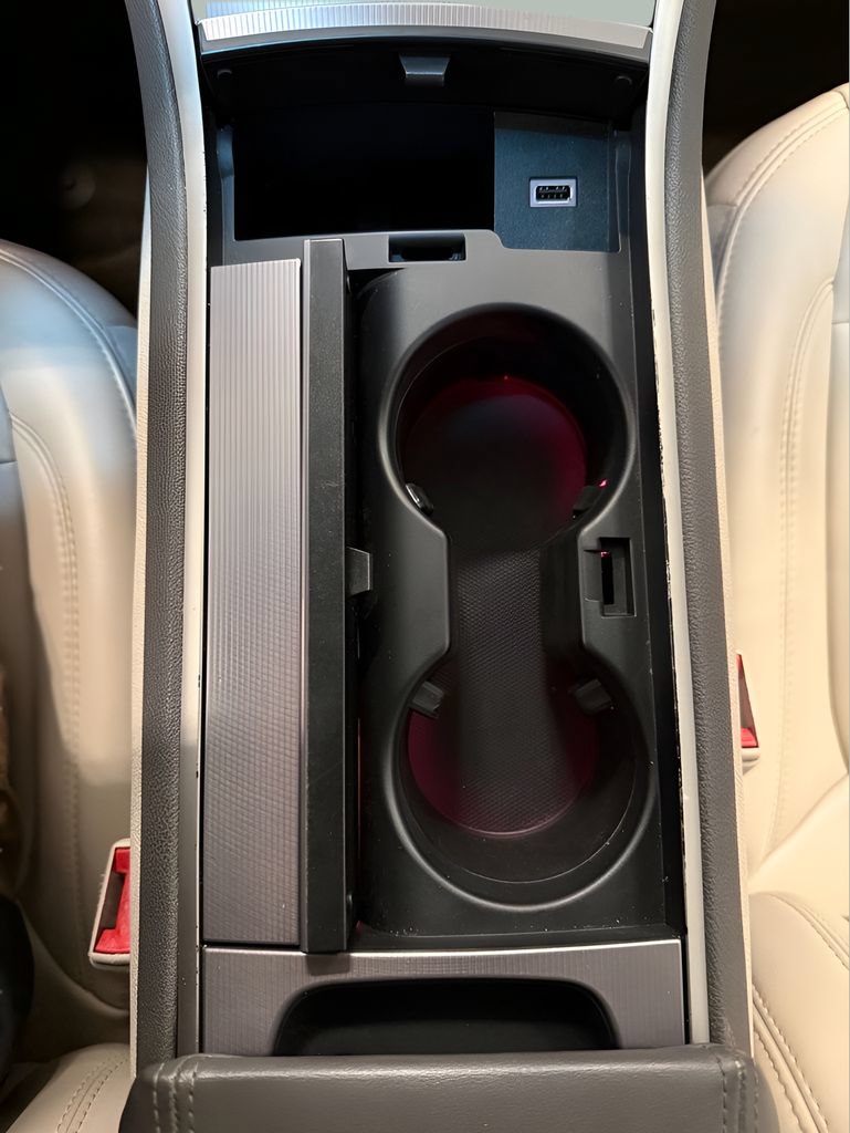Used 2020 Lincoln MKZ w/ Convenience Package FWD image 25