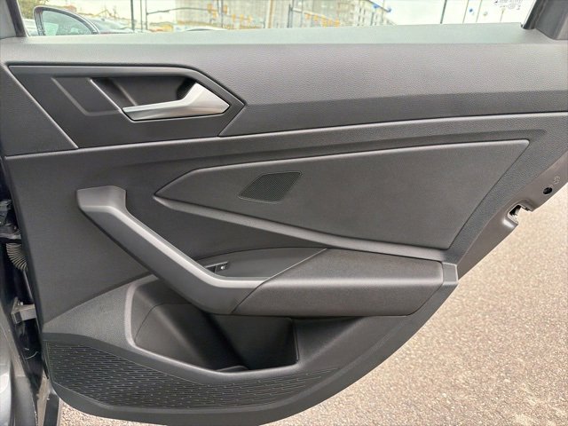 Used 2024 Volkswagen Jetta SE image 13