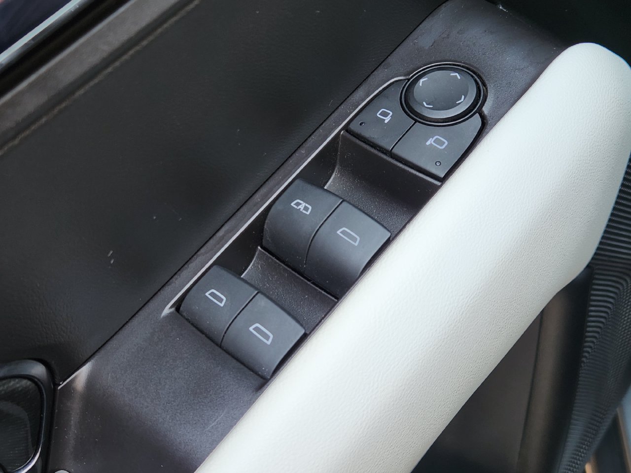 Used 2024 GMC Canyon AT4X AWD/4WD image 21