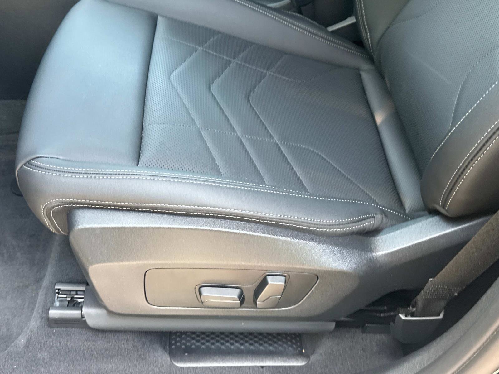 Certified 2025 BMW X1 xDrive28i w/ Convenience Package image 18