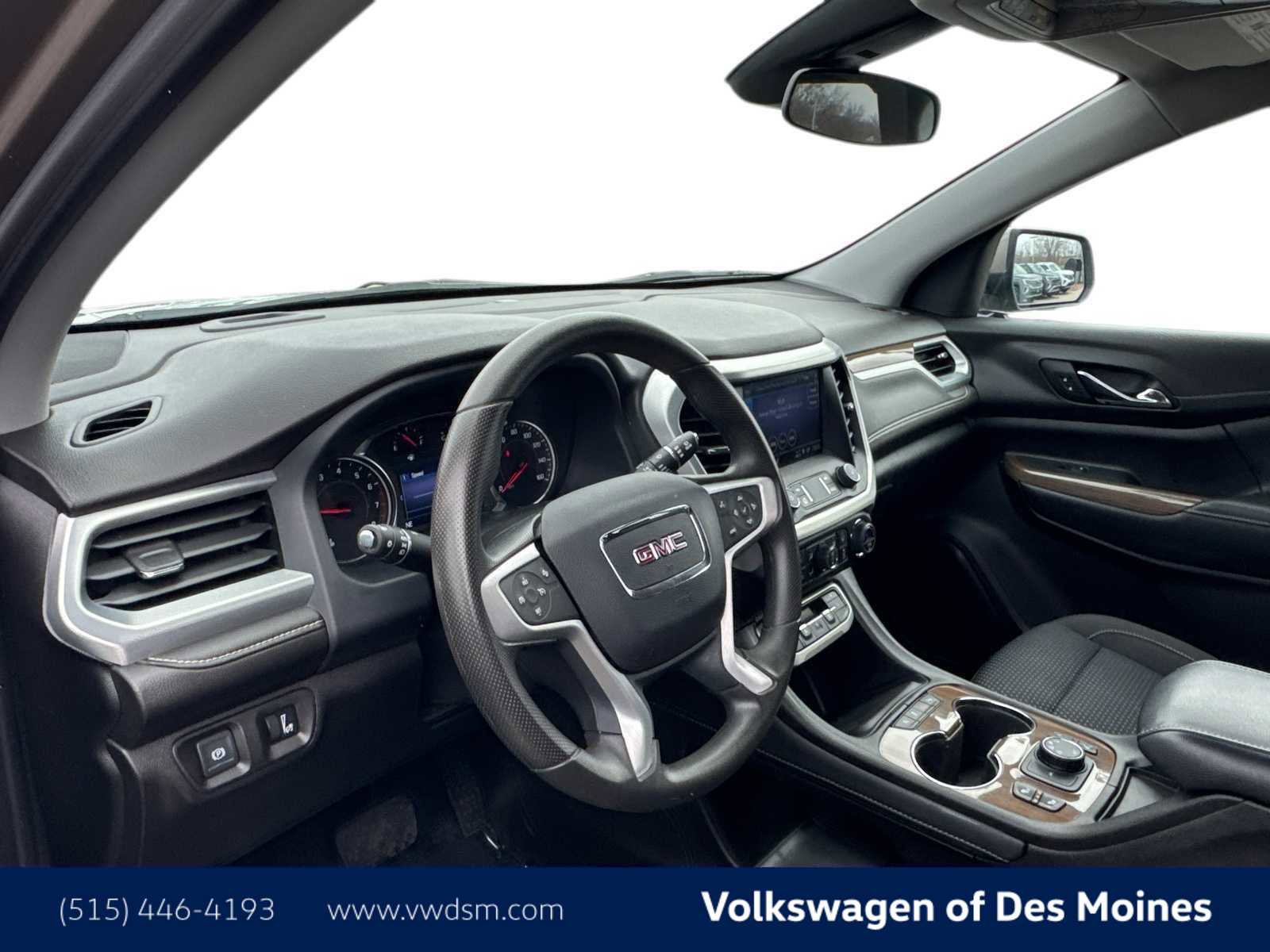 Used 2023 GMC Acadia SLE w/ Driver Convenience Package image 2