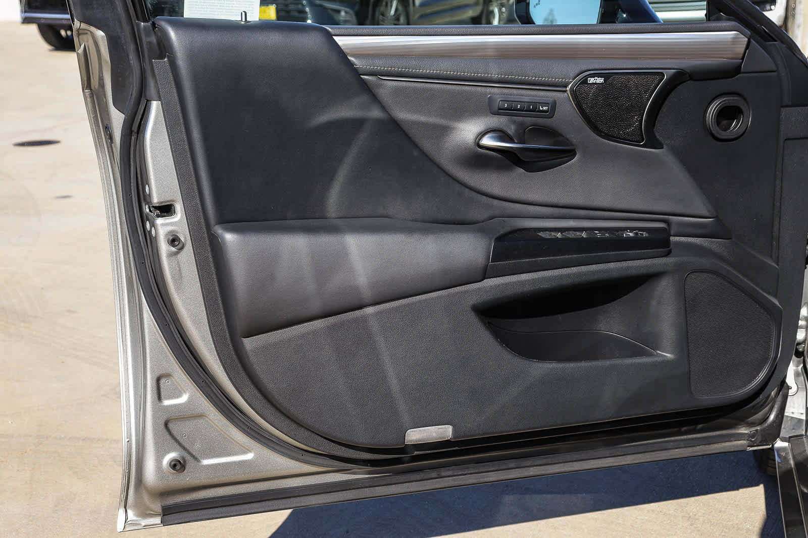 Used 2021 Lexus ES 250 F Sport w/ Accessory Package 2 AWD/4WD image 24