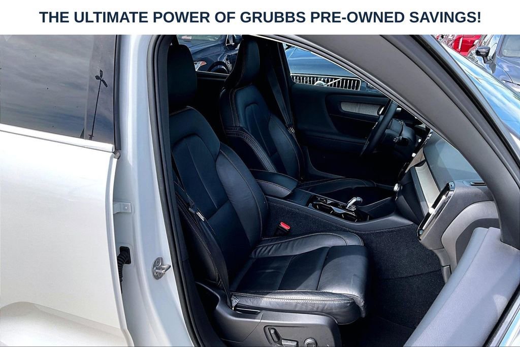 Used 2023 Volvo XC40 B4 Plus w/ Protection Package Premier FWD image 11
