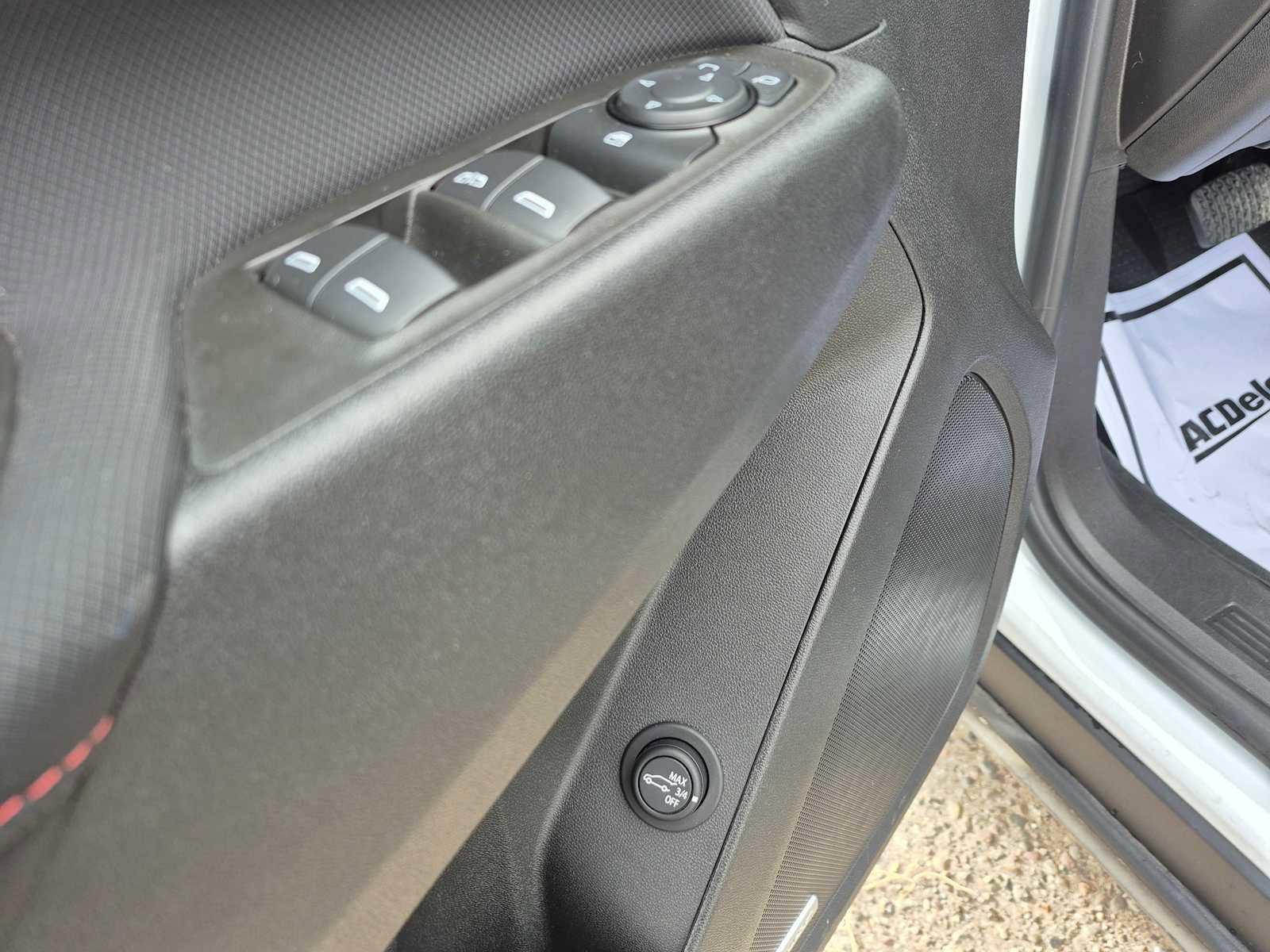 Used 2024 Chevrolet Equinox RS w/ RS Leather Package image 16