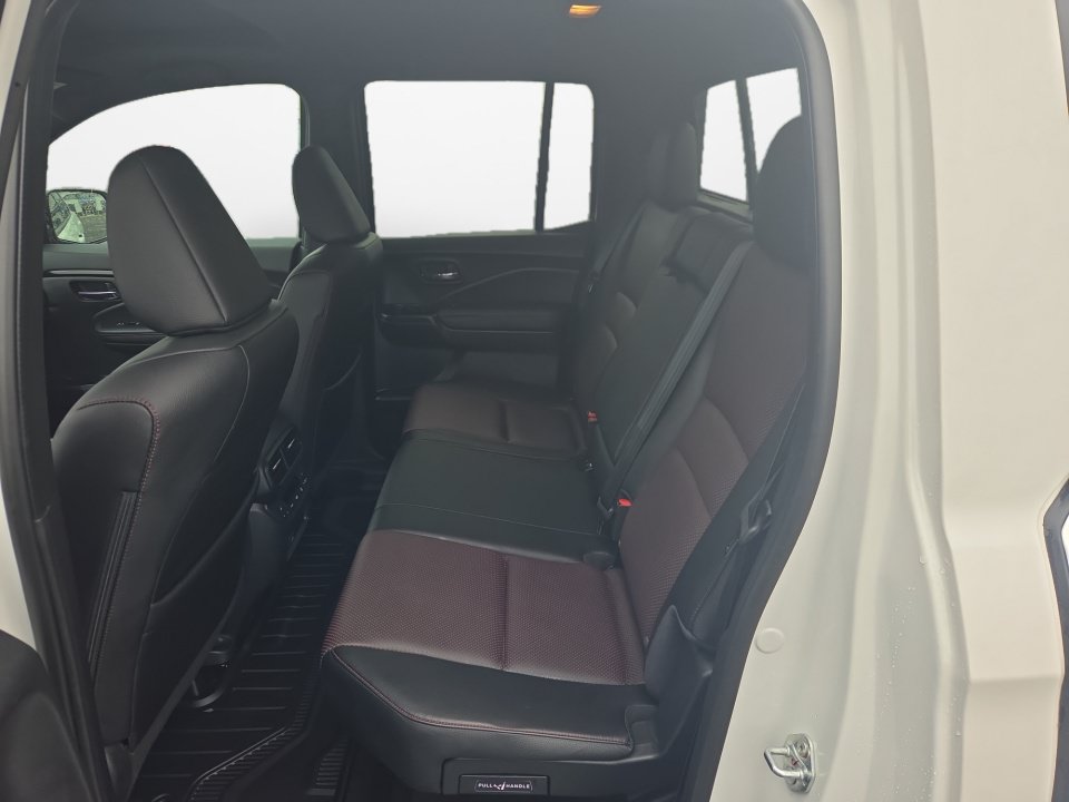 Certified 2024 Honda Ridgeline Black Edition image 13