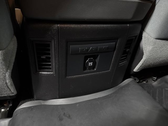Used 2017 RAM 1500 SLT AWD/4WD image 30