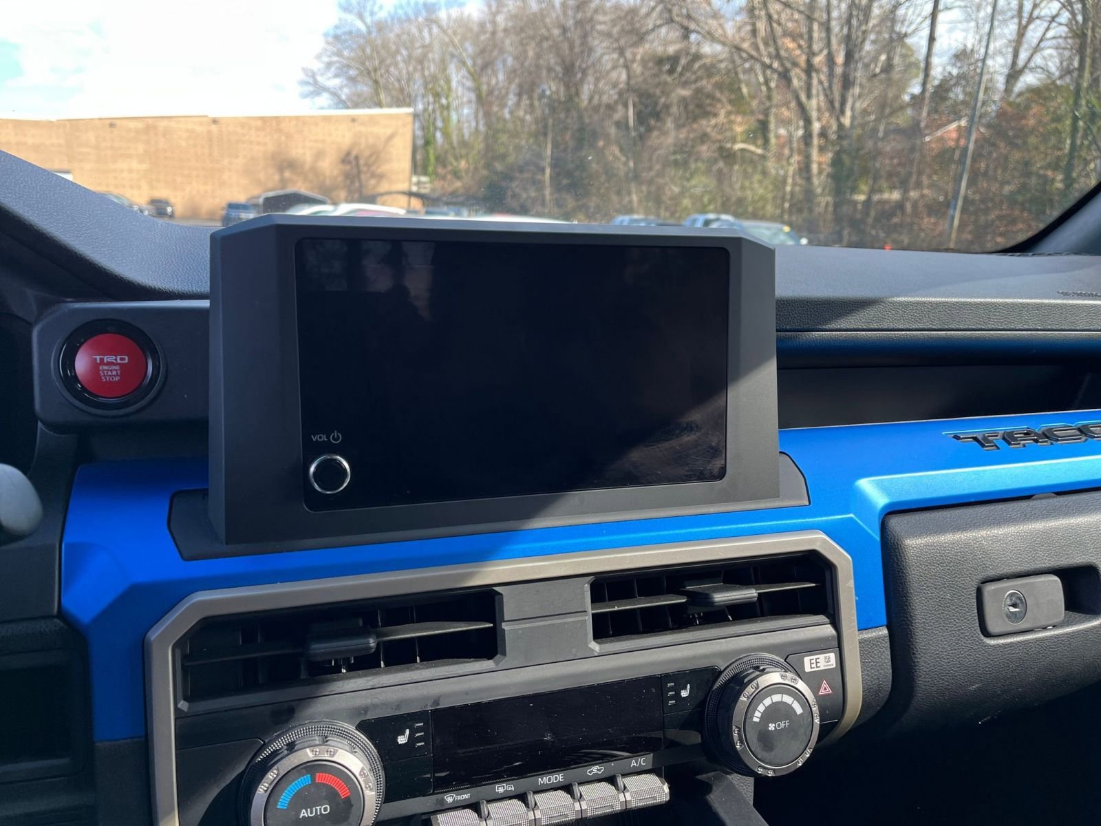 Used 2025 Toyota Tacoma TRD Off-Road image 17