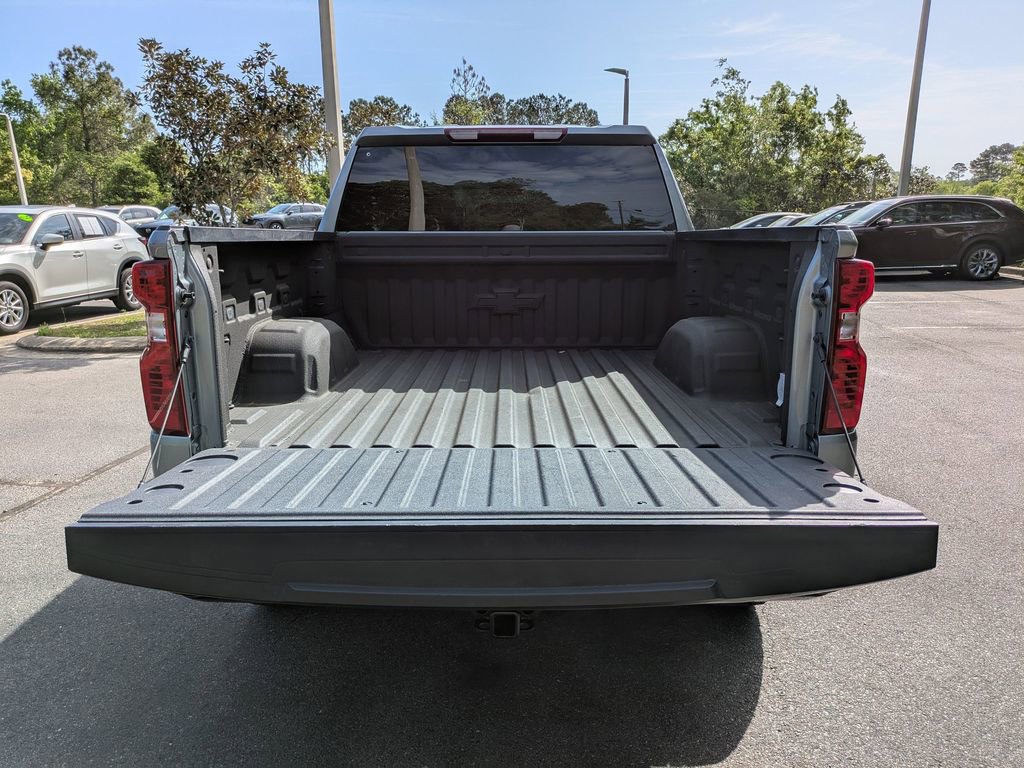 Used 2024 Chevrolet Silverado 1500 Custom Trail Boss w/ LPO, Dark Essentials Package image 17