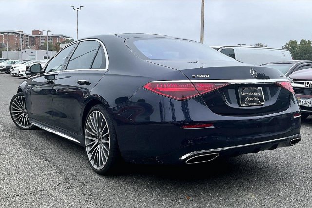 Used 2023 Mercedes-Benz S 580 4MATIC Sedan image 3