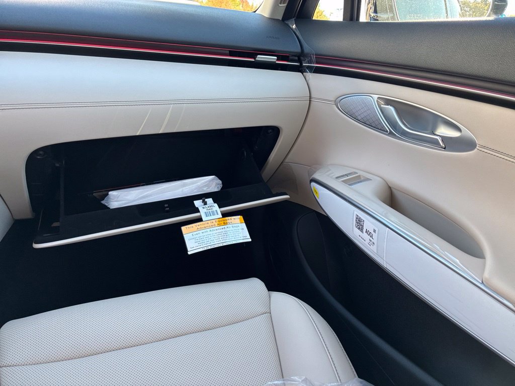 New 2027 Genesis GV70 2.5T Select AWD/4WD image 37