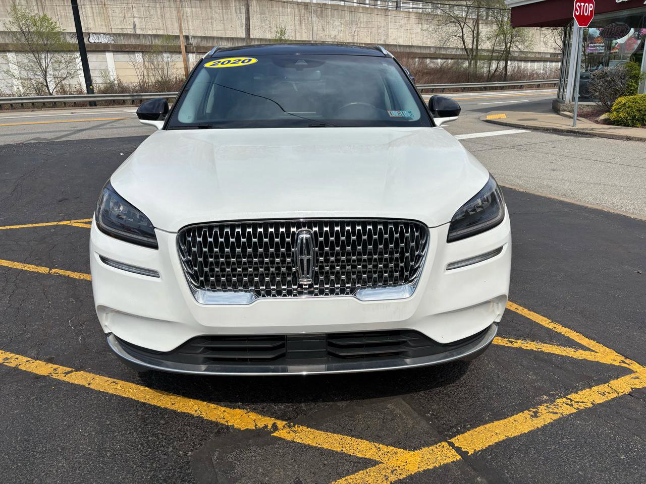 Used 2020 Lincoln Corsair AWD w/ Premium Package image 2