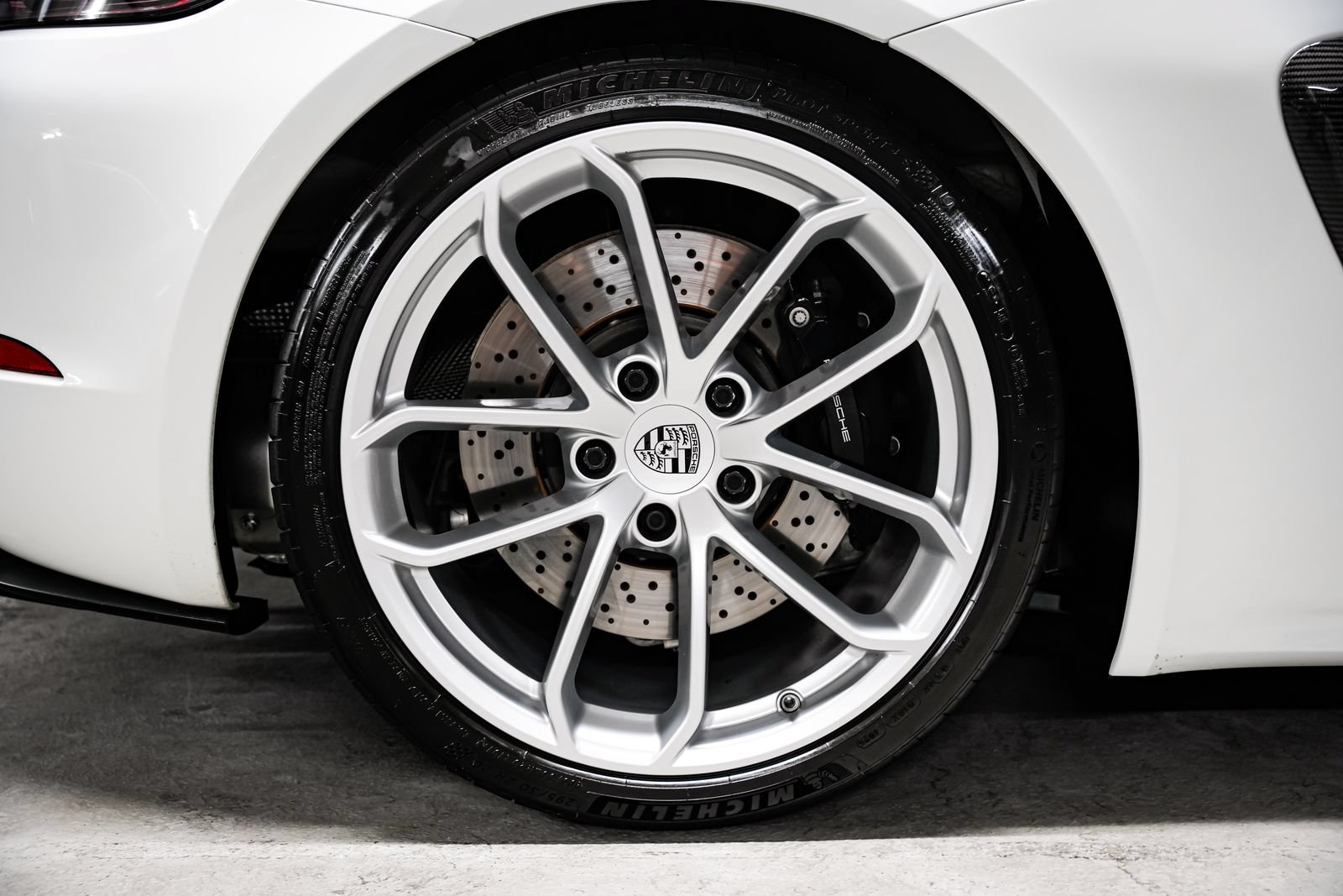 Used 2022 Porsche 718 Boxster Spyder RWD image 43