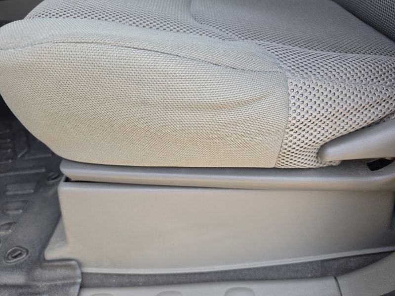 Used 2020 Nissan Frontier SV w/ Midnight Edition Floor Mats RWD image 8