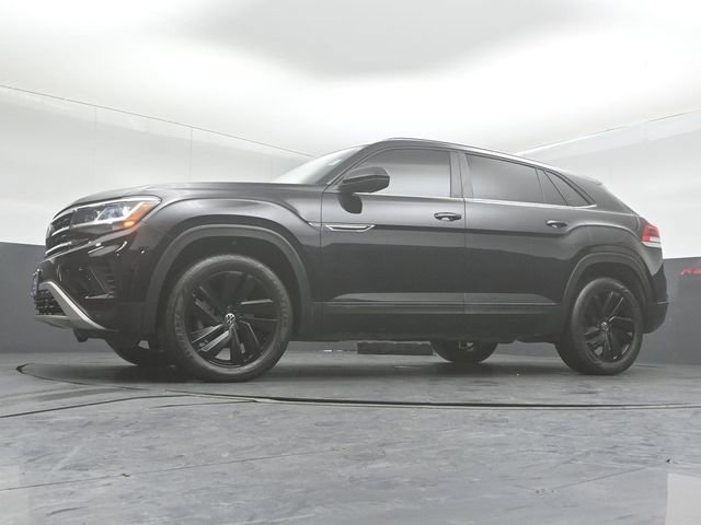 Used 2022 Volkswagen Atlas Cross Sport SE w/ Black Wheel Package image 37