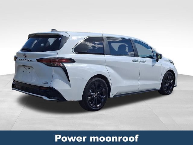 Used 2023 Toyota Sienna XSE image 7