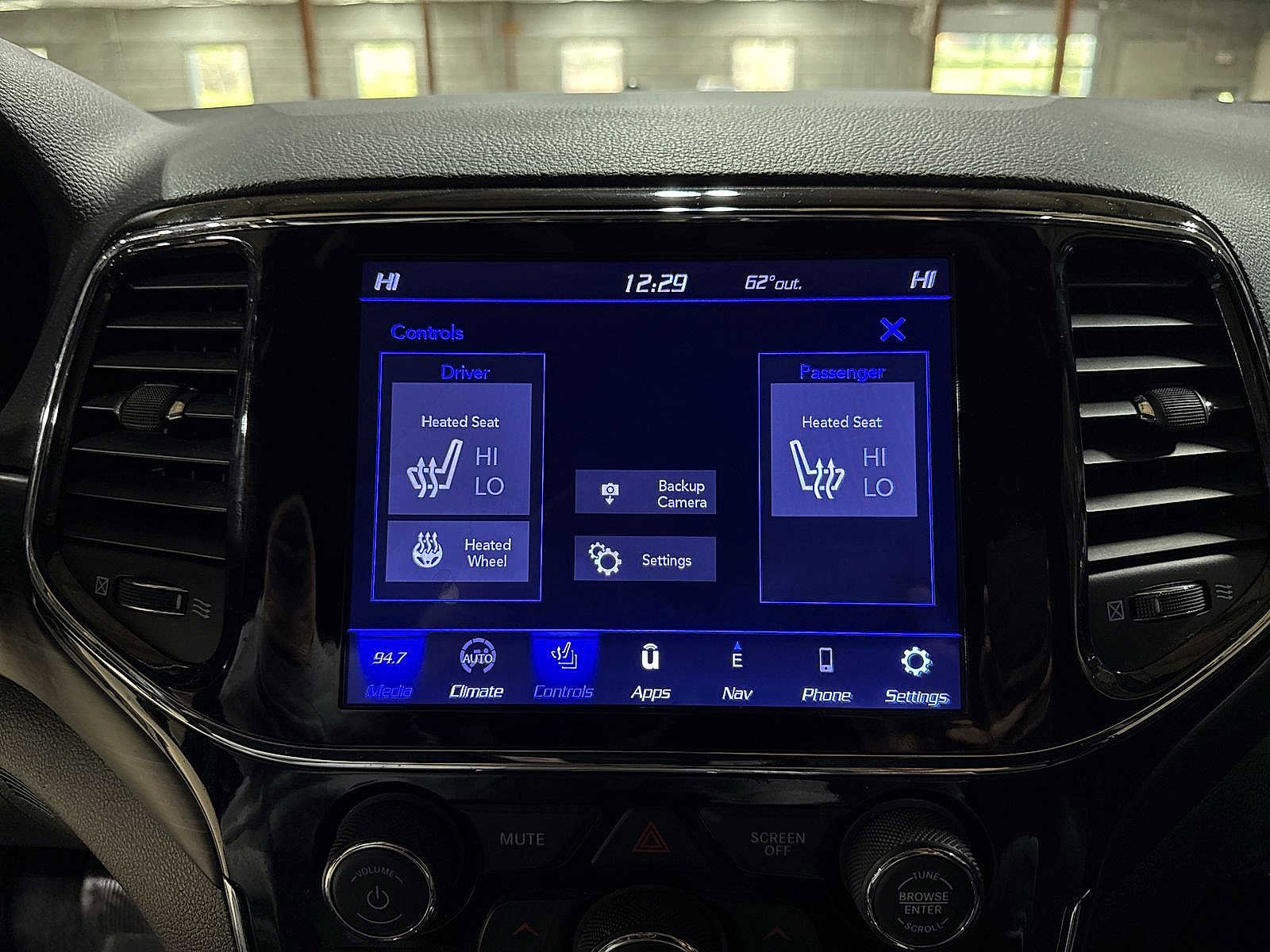 Used 2021 Jeep Grand Cherokee Laredo X image 30