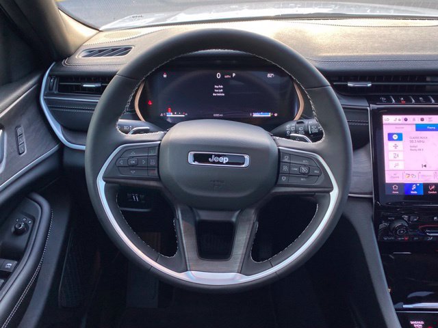Used 2025 Jeep Grand Cherokee L Limited w/ Luxury Tech Group II AWD/4WD image 29