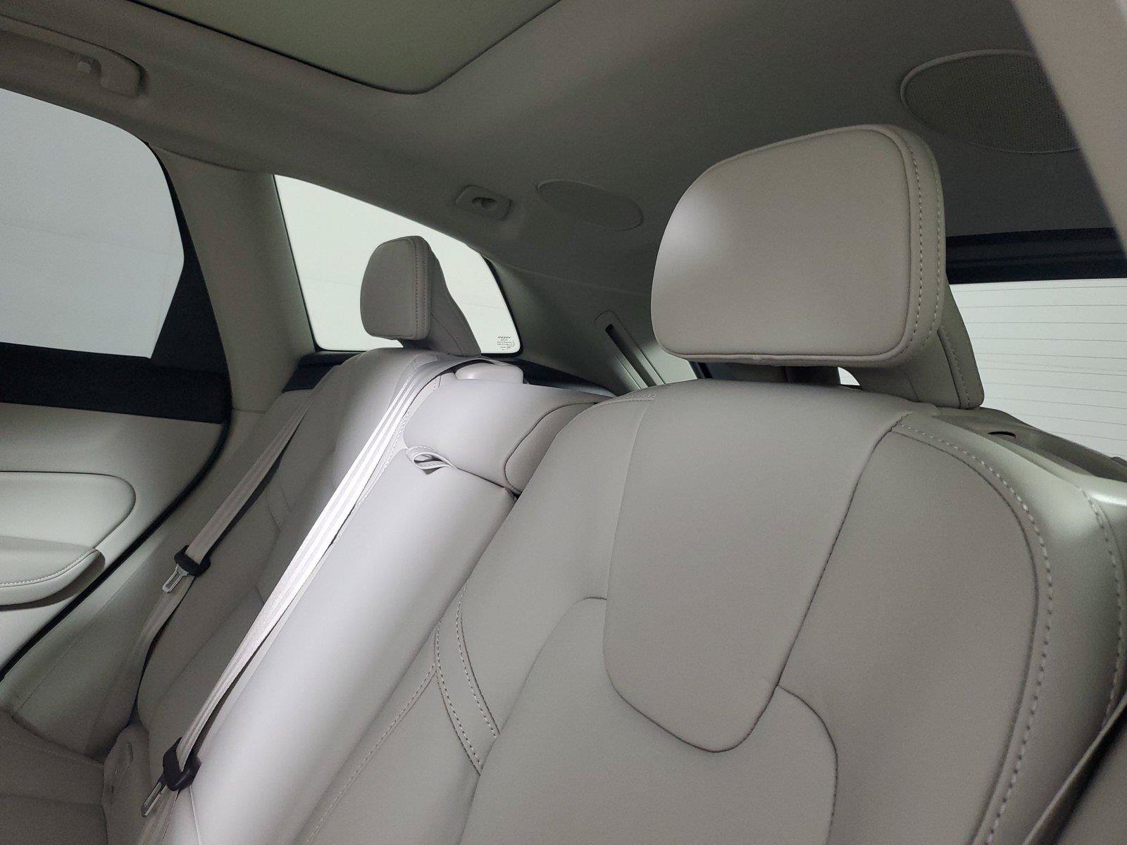 New 2027 Volvo XC60 B5 Ultra AWD/4WD image 13