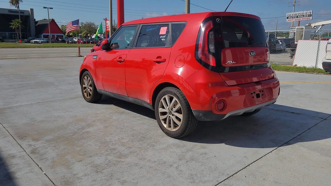 Used 2019 Kia Soul + image 4