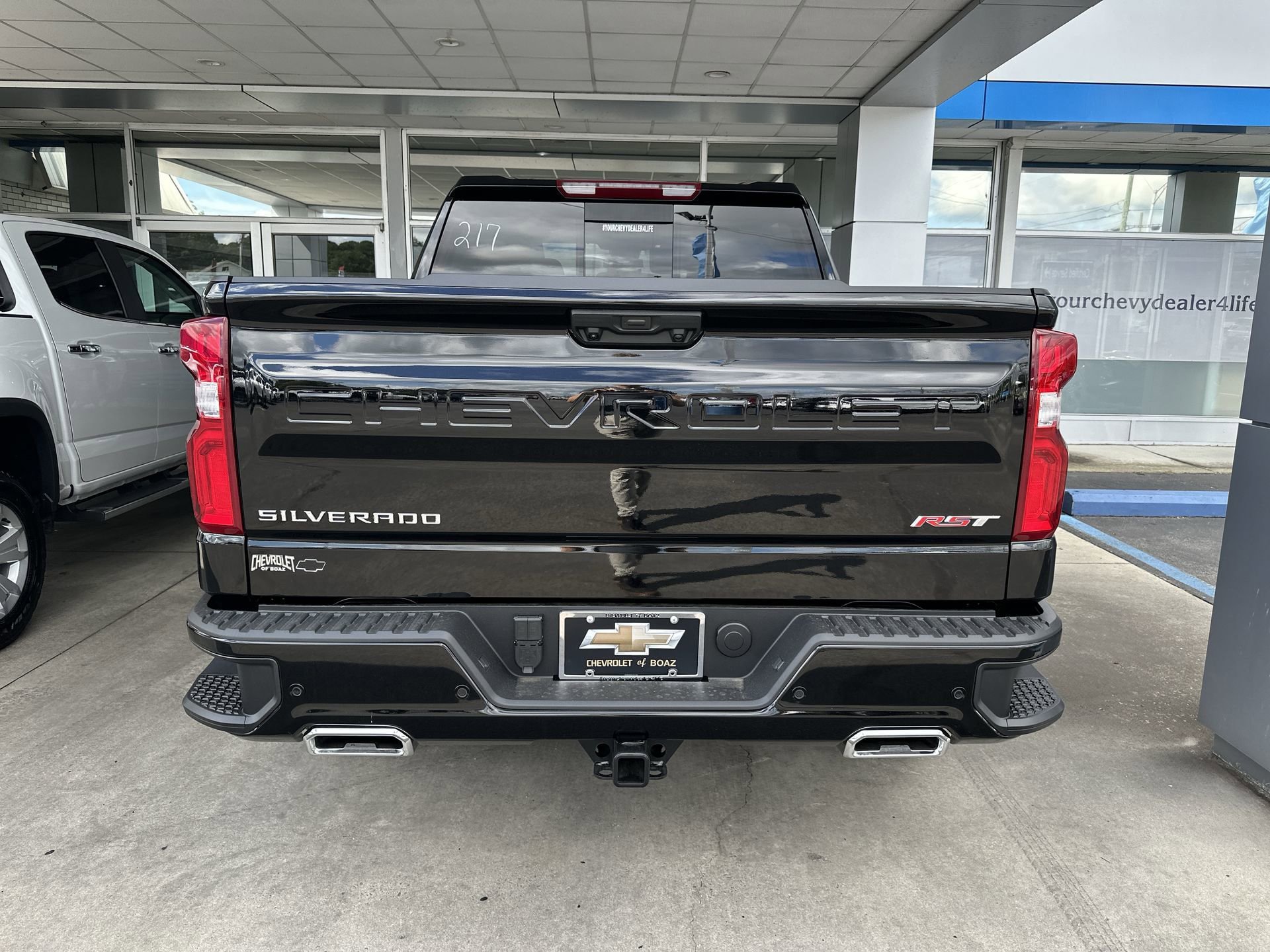 Used 2025 Chevrolet Silverado 1500 RST w/ Z71 Off-Road Package AWD/4WD image 35
