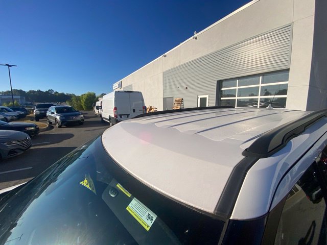 Used 2018 Ford Explorer XLT w/ Equipment Group 202A FWD image 3