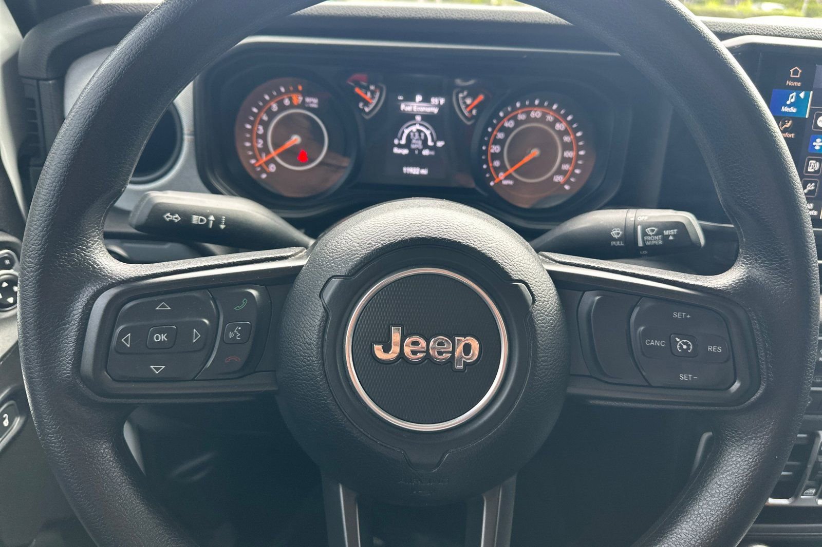 Used 2025 Jeep Gladiator Sport AWD/4WD image 21