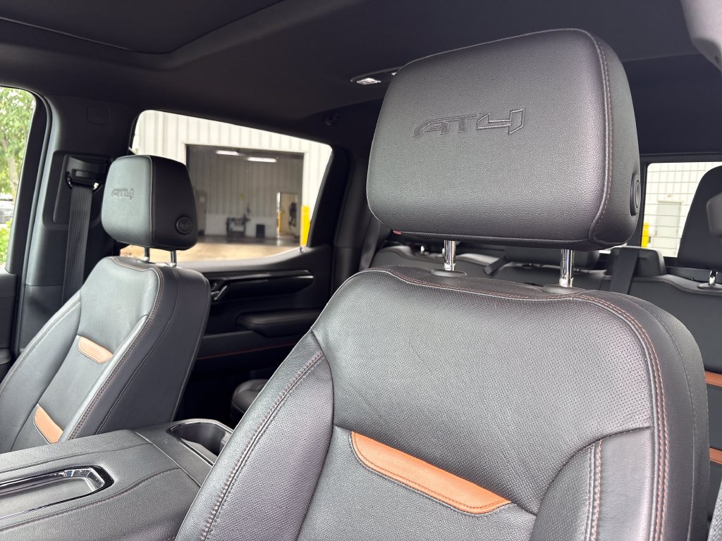 Certified 2022 GMC Sierra 1500 AT4 w/ AT4 Premium Package AWD/4WD image 17
