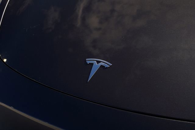 Used 2023 Tesla Model Y Long Range AWD/4WD image 12