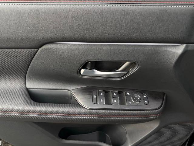 New 2026 Nissan Kicks SR FWD image 19