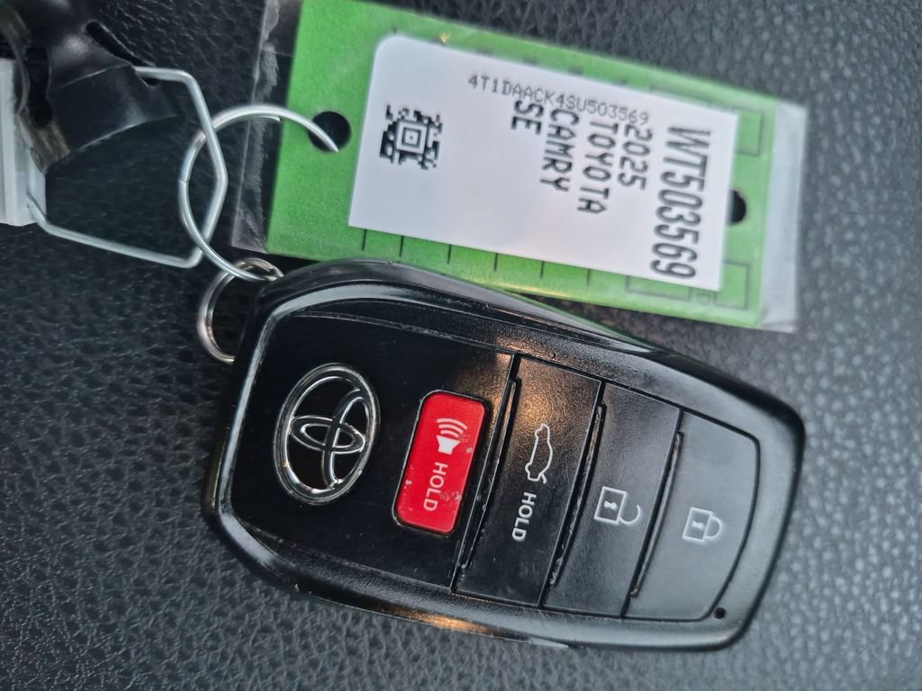 Used 2025 Toyota Camry SE FWD image 28