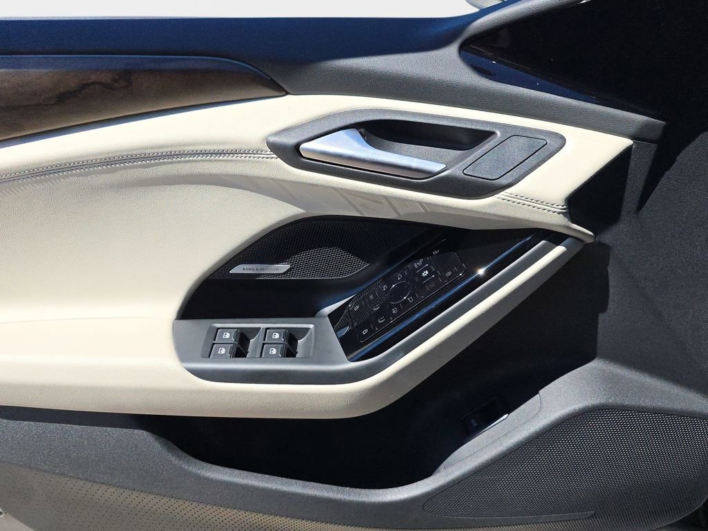 Certified 2025 Audi A6 e-tron Premium Plus w/ Premium Plus image 18