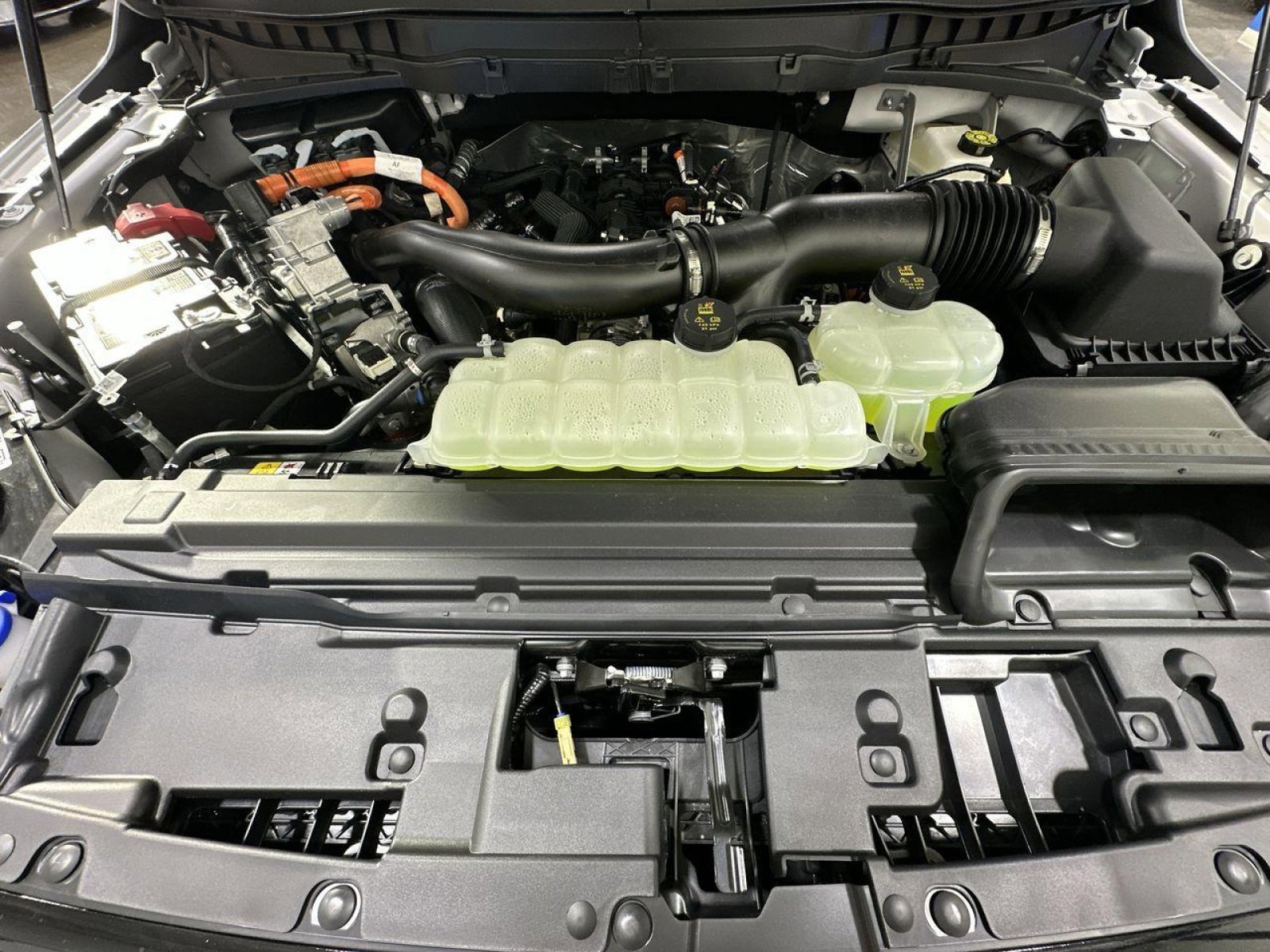 New 2025 Ford F150 Platinum w/ Equipment Group 702A High image 36