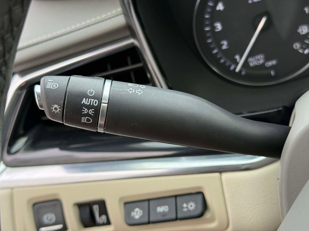 Used 2020 Cadillac XT6 Premium Luxury image 32