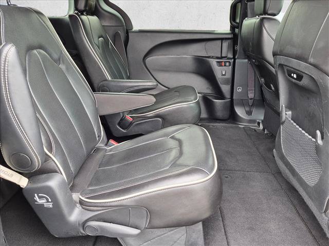 Used 2025 Chrysler Pacifica Limited FWD image 22