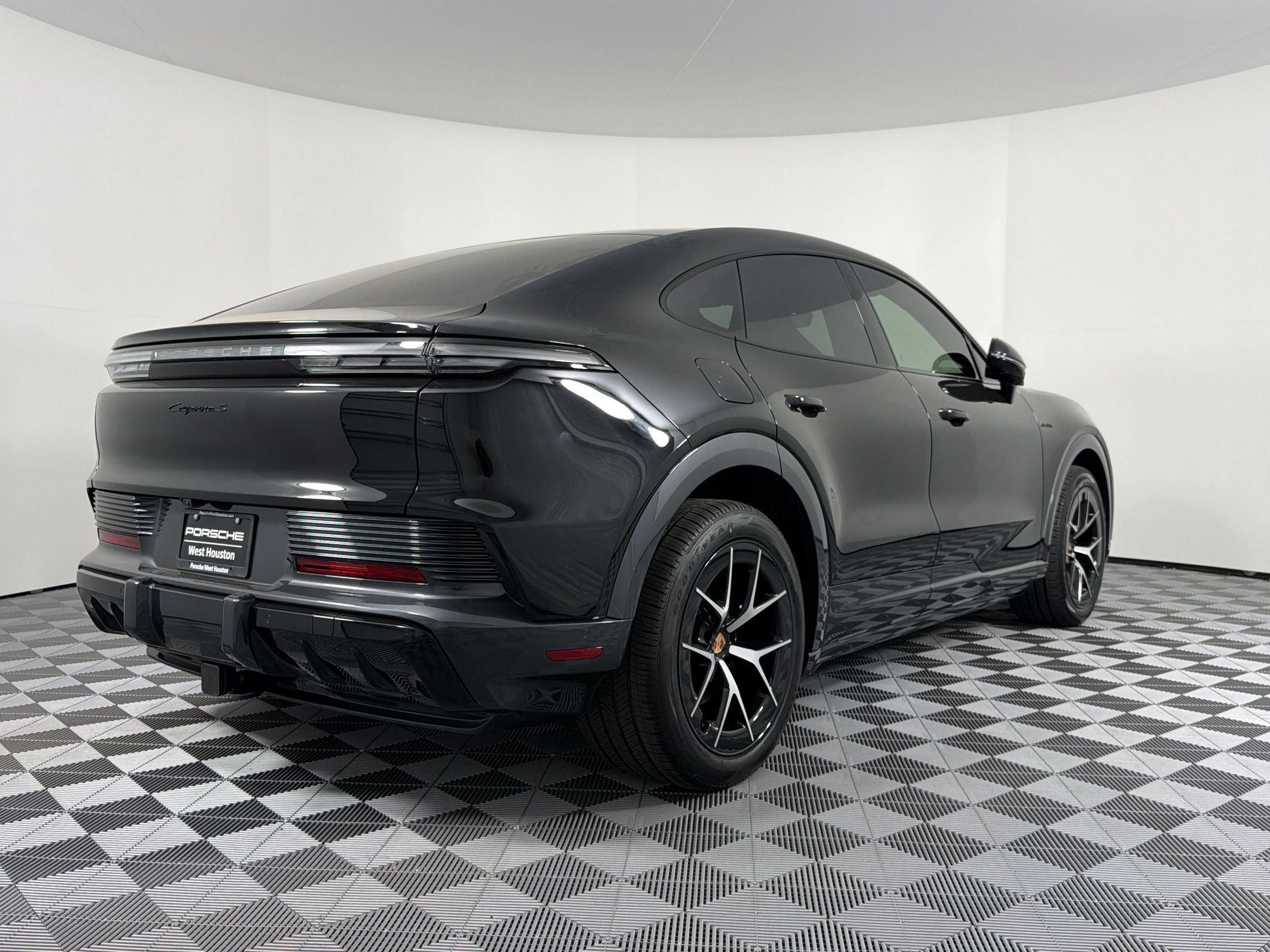 New 2026 Porsche Cayenne S AWD/4WD image 9