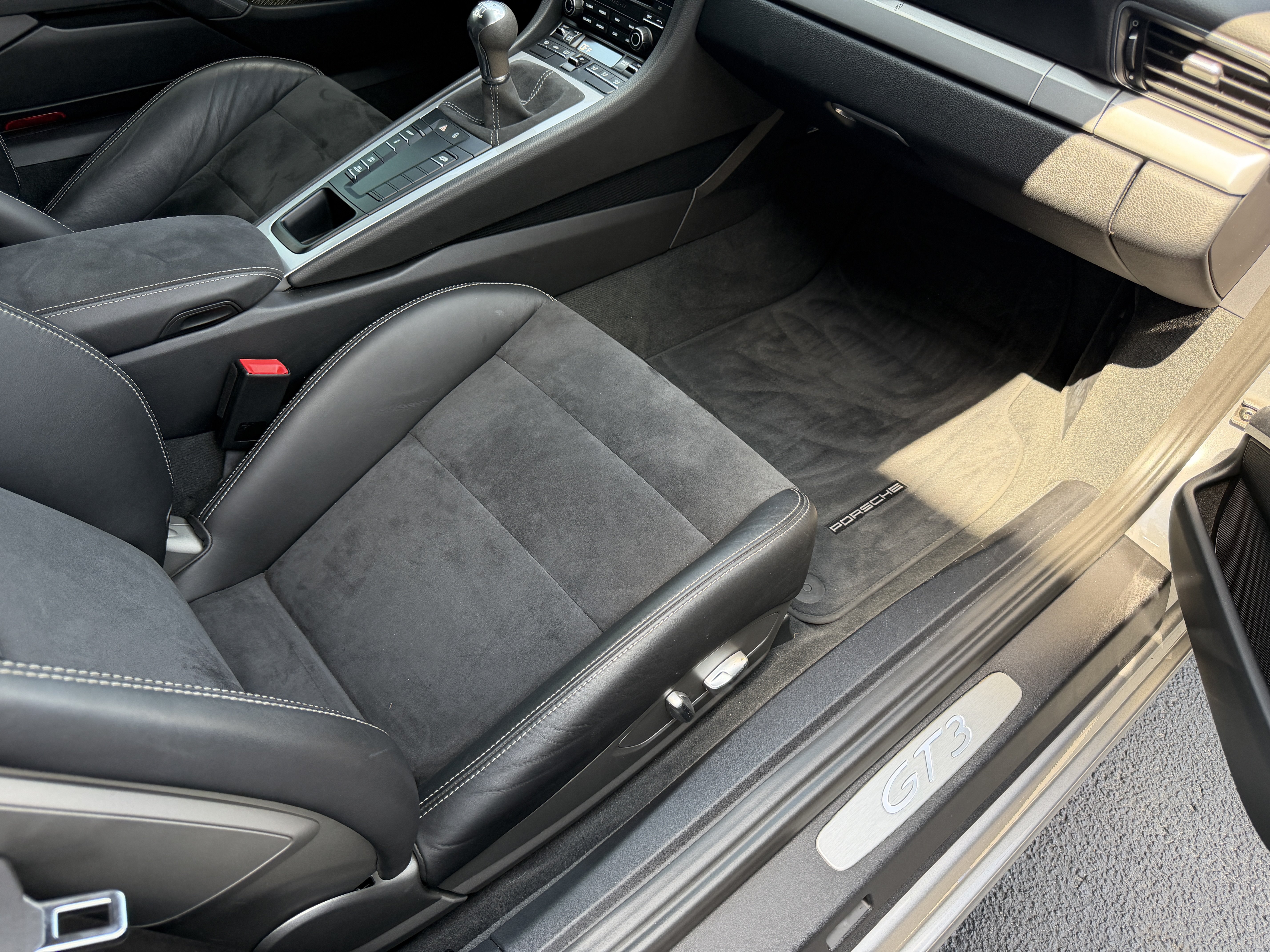 Certified 2019 Porsche 911 GT3 RWD image 18