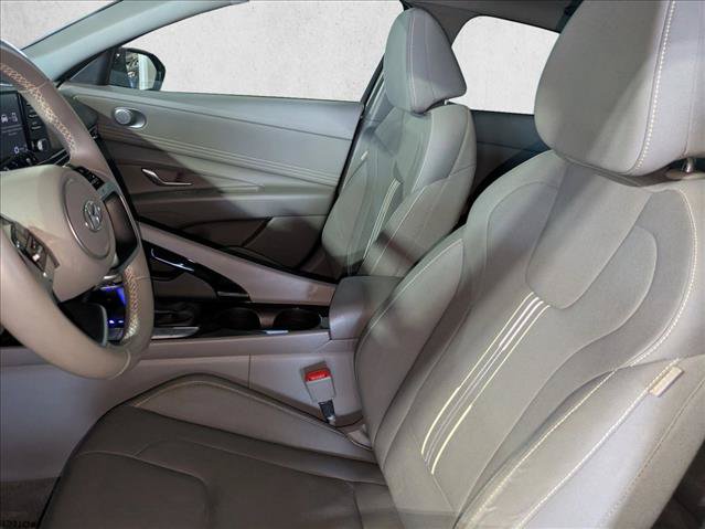 Used 2022 Hyundai Elantra SEL w/ Convenience + Premium Package FWD image 18