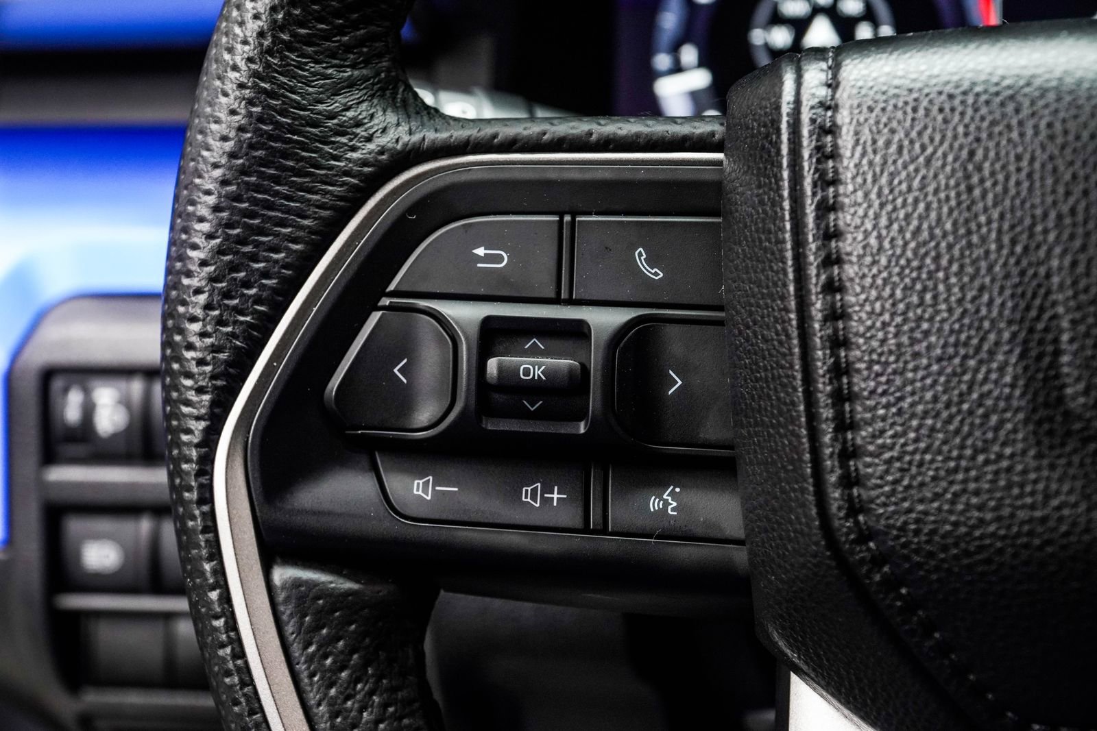 Used 2025 Toyota Tacoma TRD Sport AWD/4WD image 26