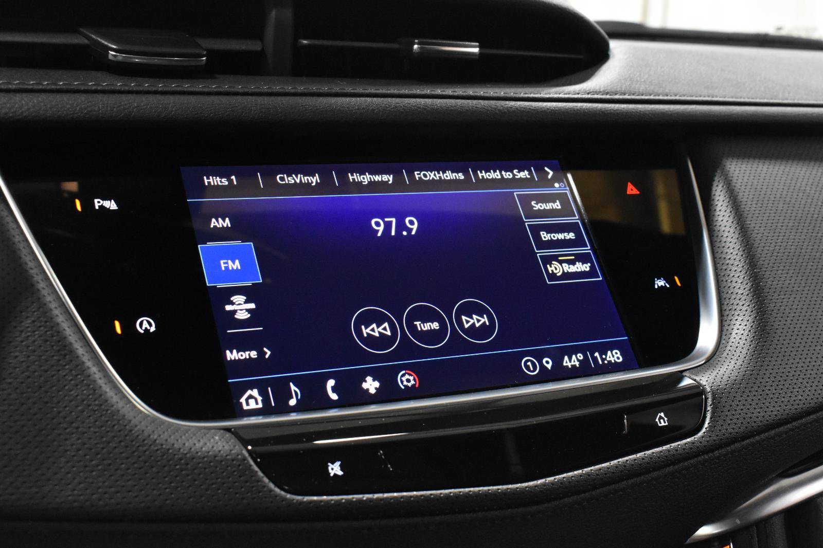 Certified 2025 Cadillac XT6 Luxury AWD/4WD image 17