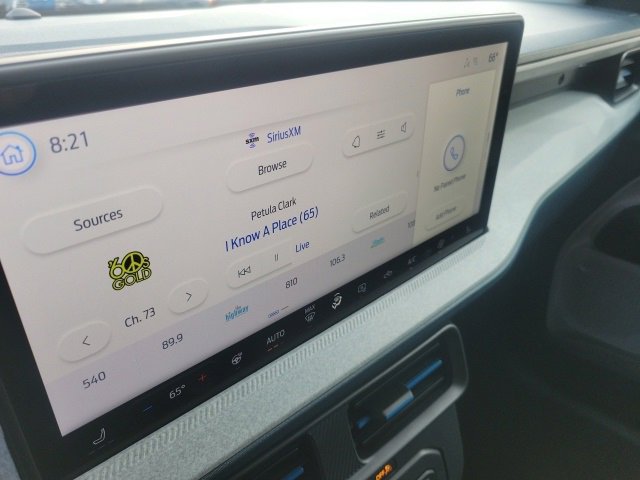 New 2025 Ford Maverick XLT w/ XLT Luxury Package image 11