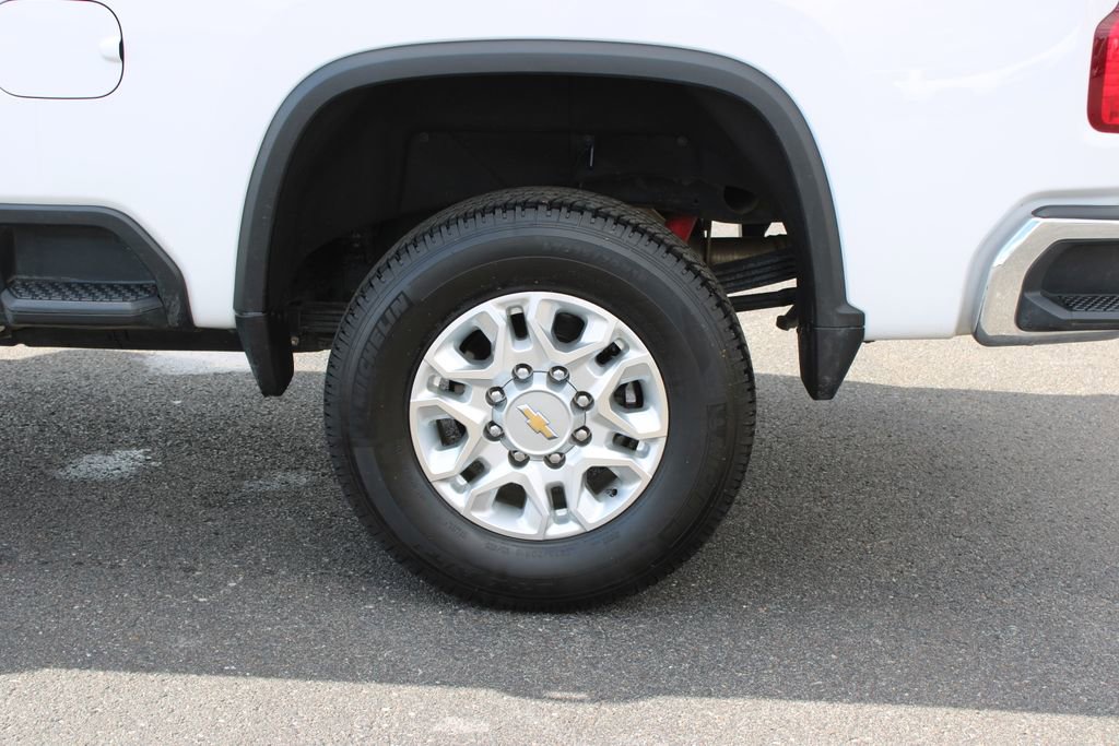 Used 2024 Chevrolet Silverado 2500 LT image 17