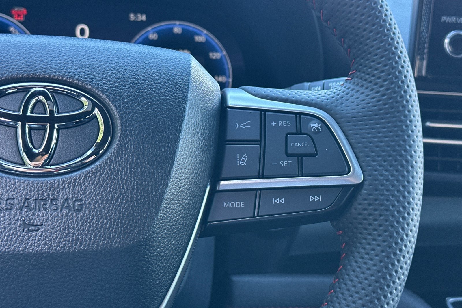 New 2026 Toyota Sienna XSE FWD image 29