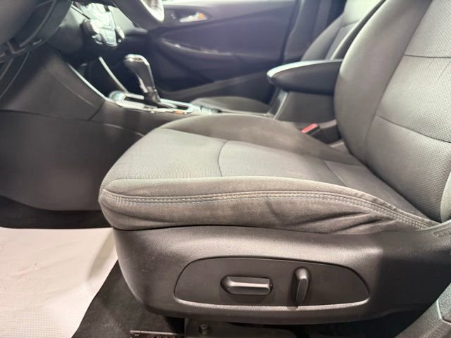 Used 2017 Chevrolet Cruze LT image 11