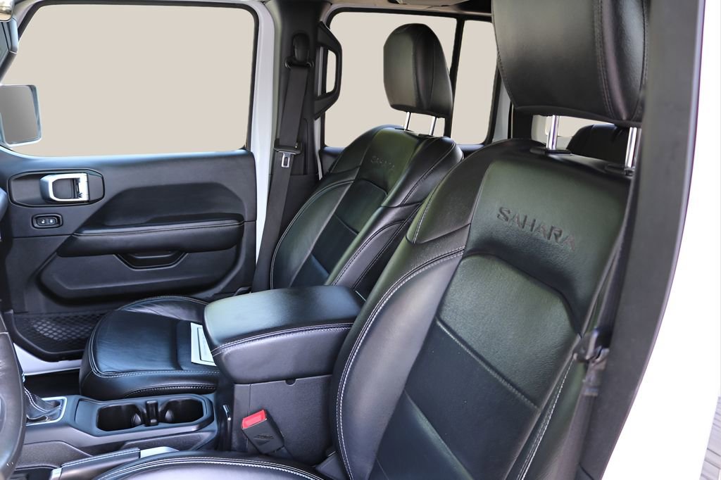 Used 2018 Jeep Wrangler Unlimited Sahara AWD/4WD image 12
