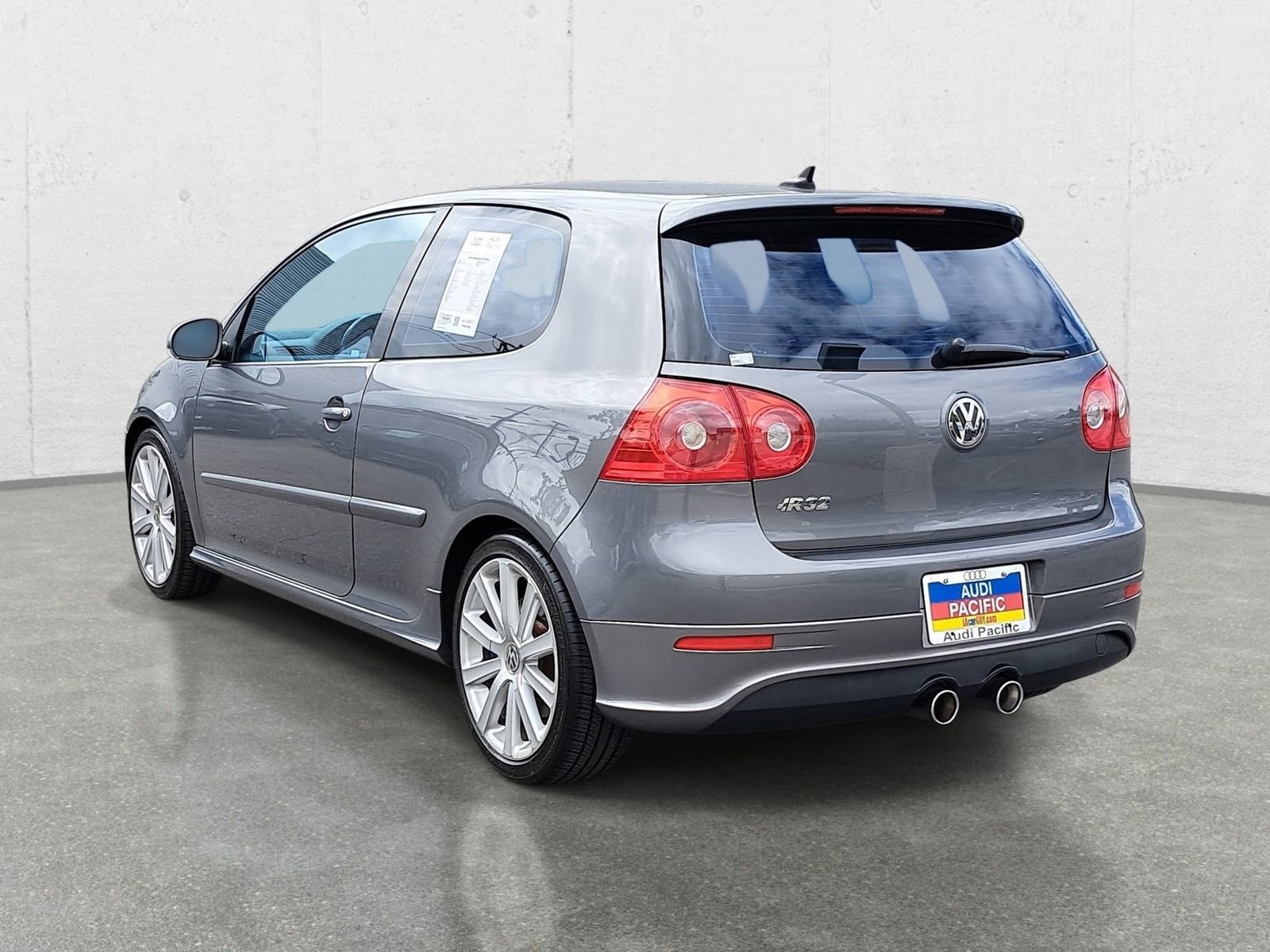 Used 2008 Volkswagen R32 AWD/4WD image 7