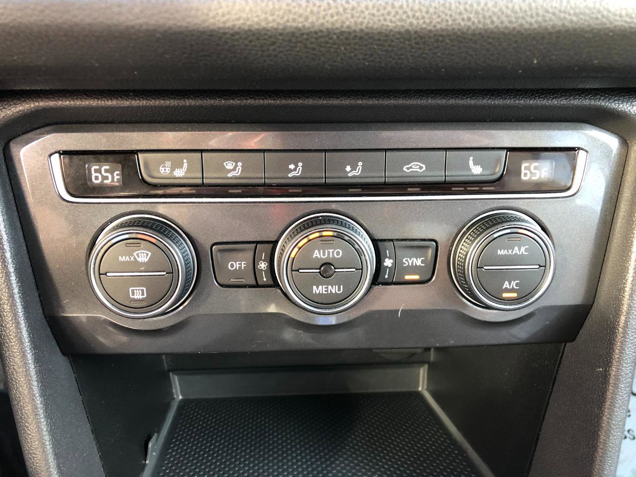 Used 2019 Volkswagen Tiguan SEL Premium image 23