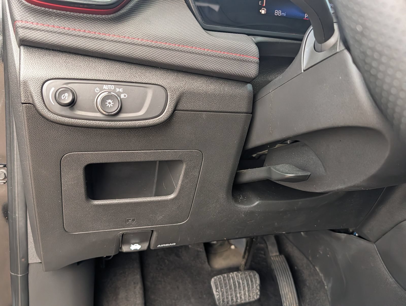Used 2024 Chevrolet TrailBlazer RS FWD image 17