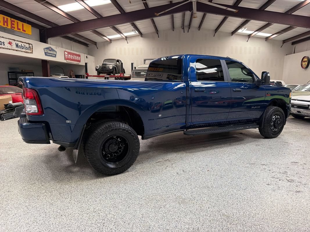 Used 2024 RAM 3500 Big Horn w/ Night Edition AWD/4WD image 8