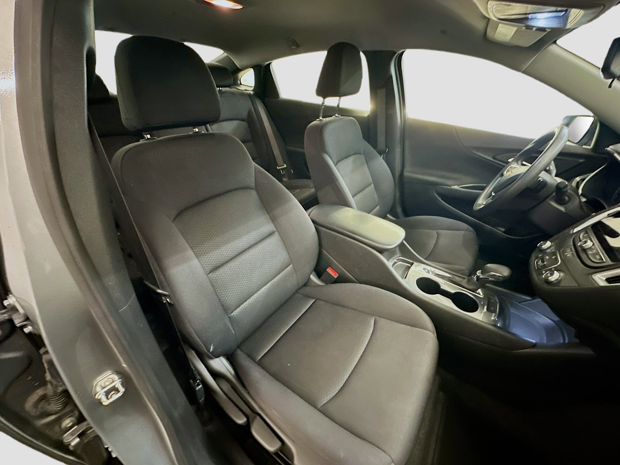 Used 2024 Chevrolet Malibu LS image 32