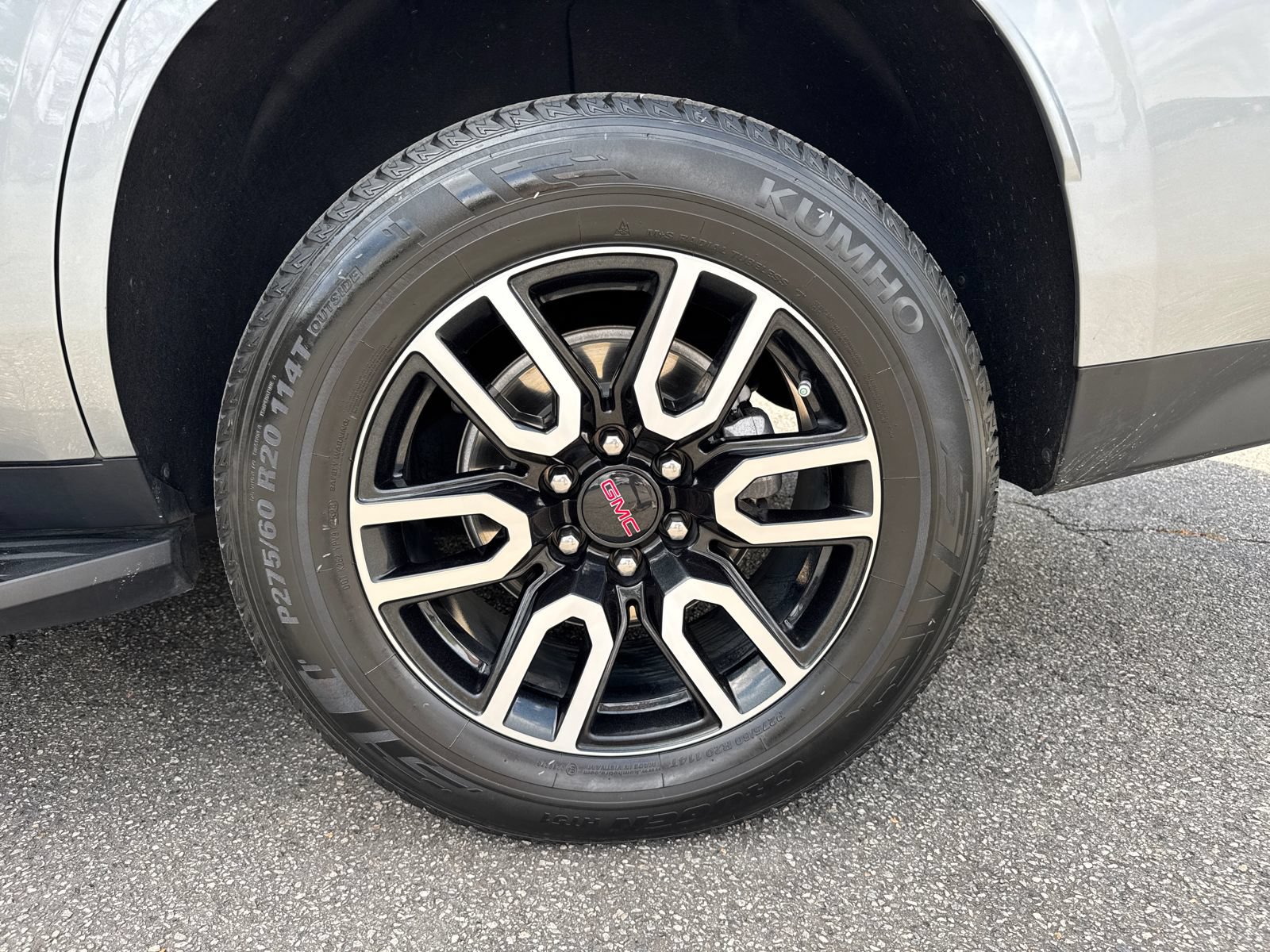 Used 2024 GMC Yukon AT4 AWD/4WD image 22